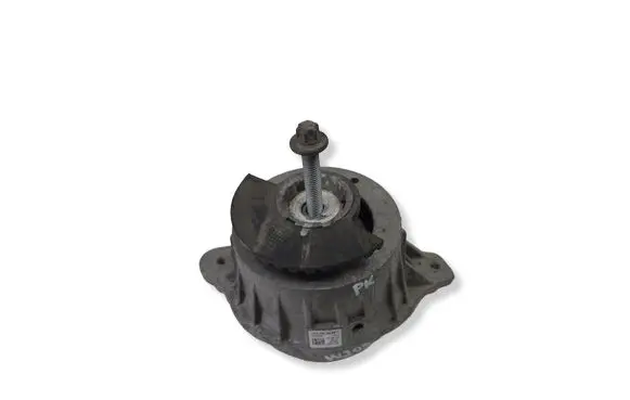 Mercedes-Benz C W205 Engine mount bracket A2052406617