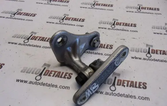 Mercedes-Benz C AMG W203 Front door upper hinge