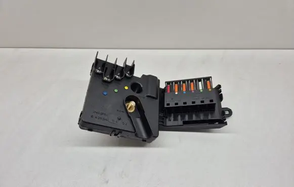 Mercedes-Benz E W211 Fuse module A2115461141