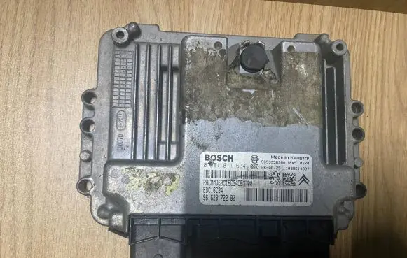 Citroen C4 I Engine control unit/module 0281011634 9662872280 9653958980