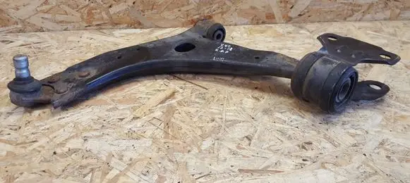 Volvo V40 Front lower control arm/wishbone AV613A262DA