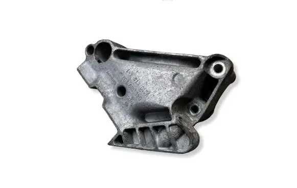 Volkswagen PASSAT B8 Engine mounting bracket 04L199207