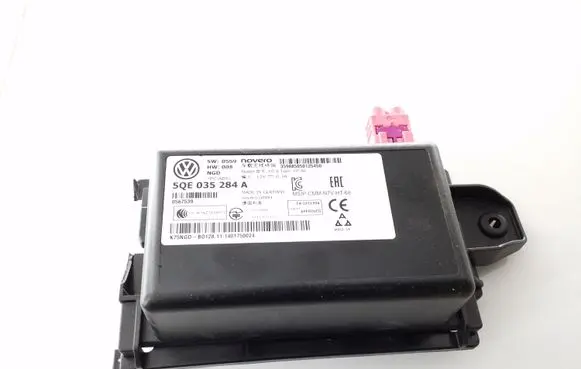 Volkswagen Golf VII Other control units/modules 5QE035284A