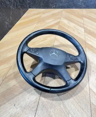 Mercedes-Benz C W204 Steering wheel A2044600303 305309299162AG