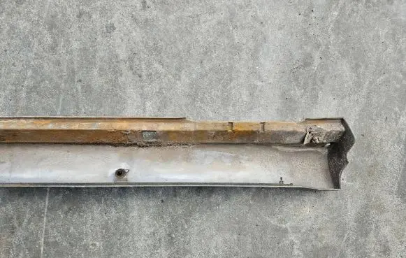 Subaru Forester SG Side skirt front trim 