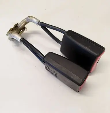 Skoda Fabia Mk1 (6Y) Middle seatbelt buckle (rear) 6Y0857488