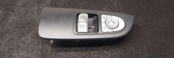 Mercedes-Benz Vito Viano W447 Electric window control switch A2059056911