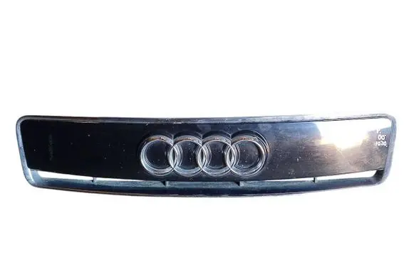 Audi A2 Front grill 8Z0853321 8Z0010155E 8Z0853631