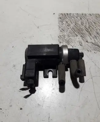 Volkswagen Touareg I Turbo solenoid valve 1J0906627C