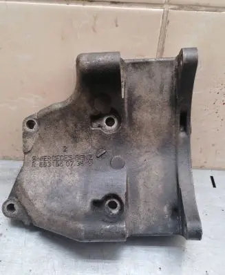 Mercedes-Benz C W202 Engine mounting bracket 6031550735