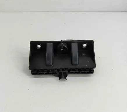 Aston Martin DB11 Voltage converter/converter module P00155762