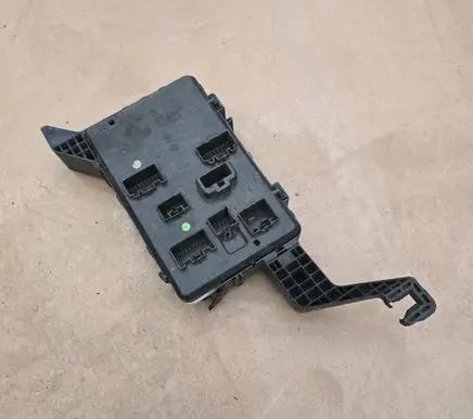 Ford Mondeo Mk III Fuse module 1S7T14A073AE