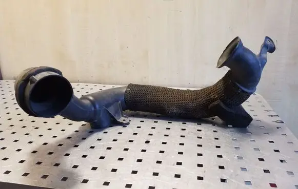 Toyota Corolla E120 E130 Air intake duct part