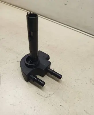 Nissan Qashqai+2 Fuel filter housing 230225