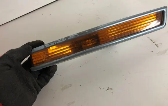 Front indicator light