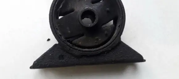 Volvo S40, V40 Engine mount bracket MB891563
