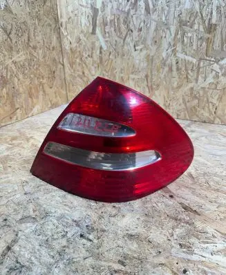 Mercedes-Benz E W211 Rear/tail lights a2118200464