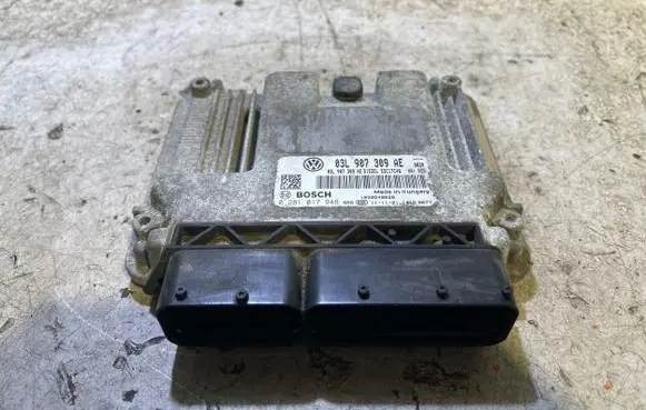 Volkswagen PASSAT B7 Engine control unit/module 03L907309AE 0281017946