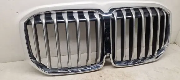 BMW X7 G07 Front bumper lower grill 8094566