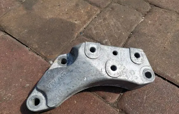 Audi A3 S3 A3 Sportback 8P Gearbox mounting bracket 1K0199117