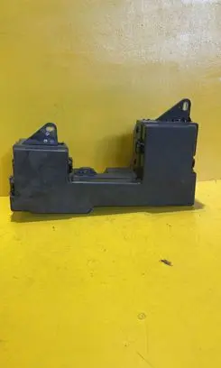 Jaguar XF X250 Relay mounting block 