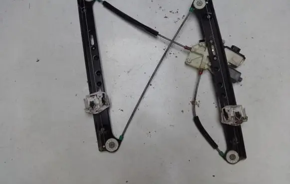BMW X3 E83 Front door window regulator with motor 6925964