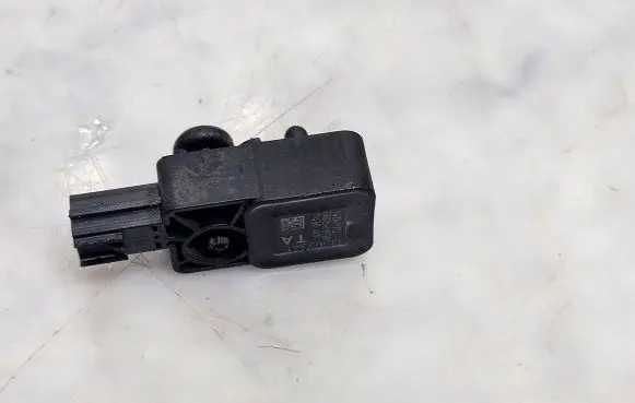 Opel Insignia A Airbag deployment crash/impact sensor 13502341