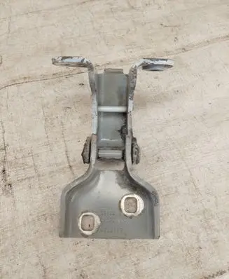 Opel Vivaro Front door upper hinge 311772M GM66380
