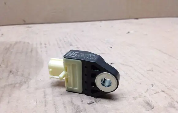 Toyota RAV 4 (XA40) Airbag deployment crash/impact sensor 8983133050
