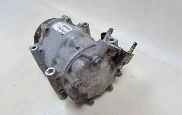 Volvo V60 Air conditioning (A/C) compressor (pump) 31348213 52282