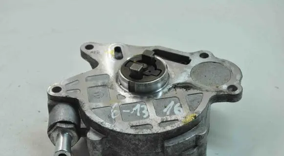 Audi A6 S6 C6 4F Vacuum pump 03L145100
