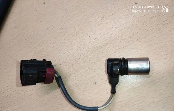 Jaguar XJ X308 Crankshaft position sensor XW436B288BB