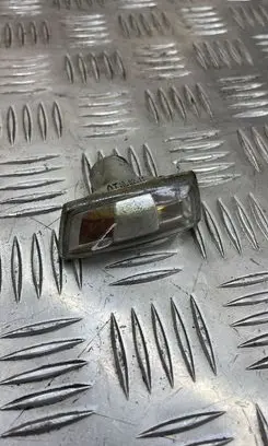Opel Astra H Front fender indicator light 13252455