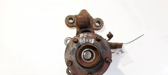 Nissan Primera Front wheel hub