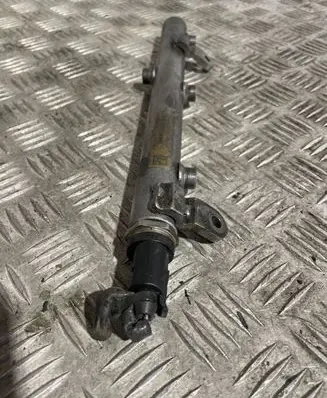 Mercedes-Benz C W204 Fuel main line pipe A6420702595 0821700511