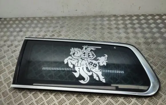 Volvo XC70 Rear side window