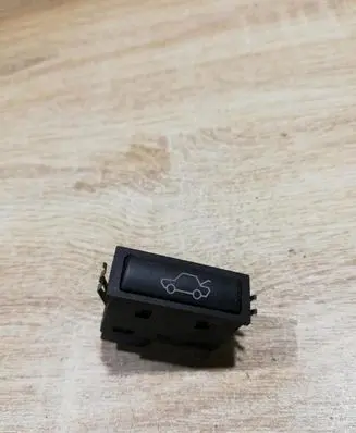 BMW 5 E39 Tailgate/trunk/boot open switch 8365579