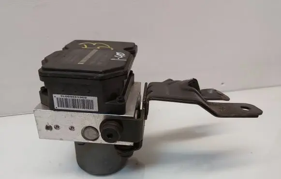 Hyundai i40 ABS Pump 589203Z510