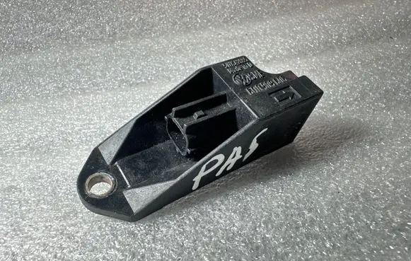 Volkswagen PASSAT B5.5 Airbag deployment crash/impact sensor 5WK42895 6Q0909606