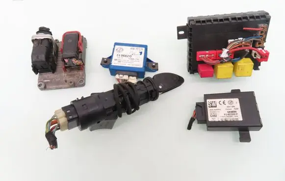 Alfa Romeo 156 Engine control unit/module ECU 00735001270 0261207555 60679160
