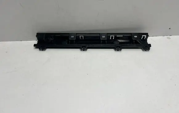 BMW 4 G22 G23 G24 G26 Sill supporting ledge 8737083