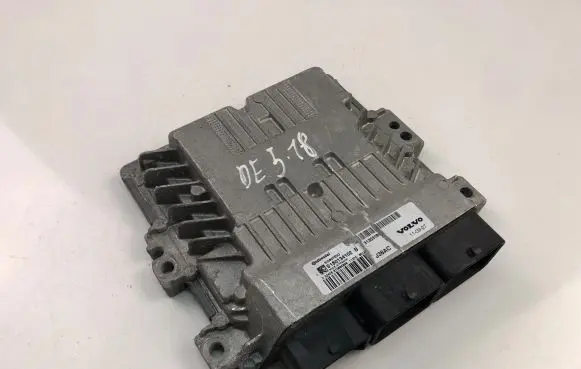 Volvo V70 Engine control unit/module ECU 31355669 S180134102B