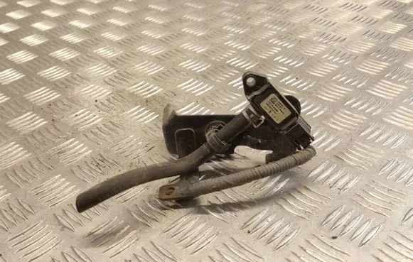 Nissan Juke I F15 Exhaust gas pressure sensor 227709604R H8200741321 13651084