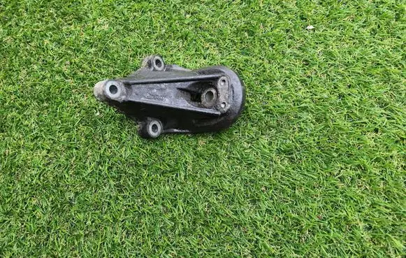 Volvo 850 Engine mounting bracket 9434202