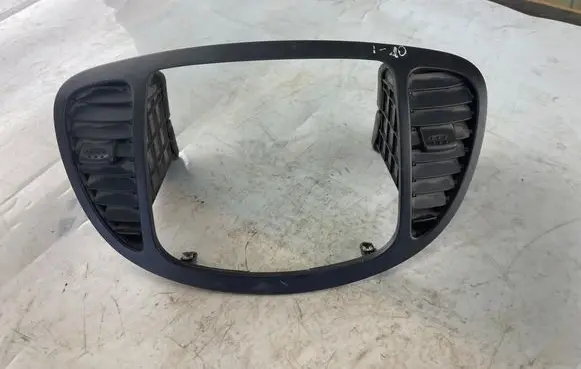 Hyundai i10 Radio/GPS head unit trim 847400x500