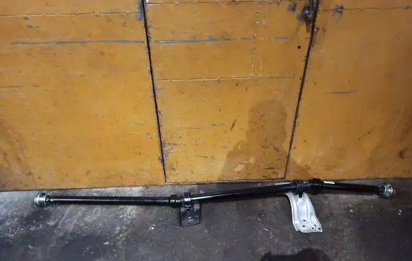 Volvo S60 Middle center prop shaft P31437627 31492214