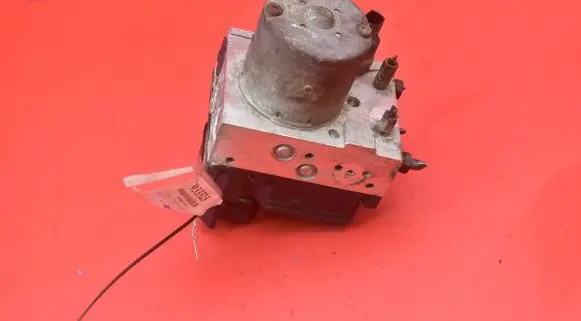 Toyota Avensis Verso ABS Pump 44540-05030