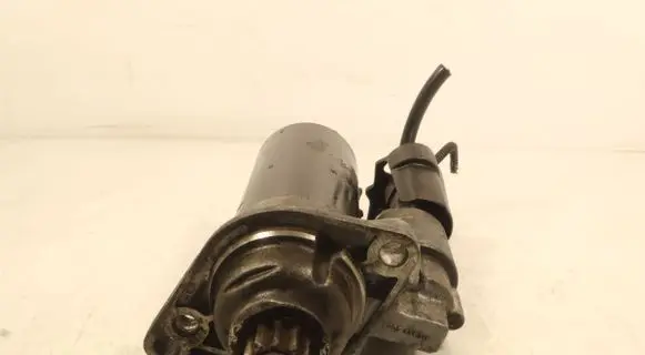 Volkswagen PASSAT B6 Starter motor 1005831311