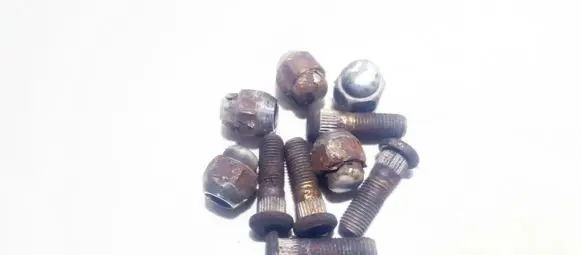 KIA Sorento Nuts/bolts 