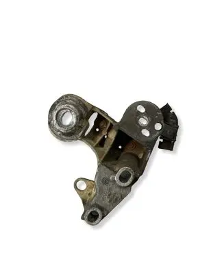 Audi A4 S4 B6 8E 8H Engine mounting bracket 8E0199352